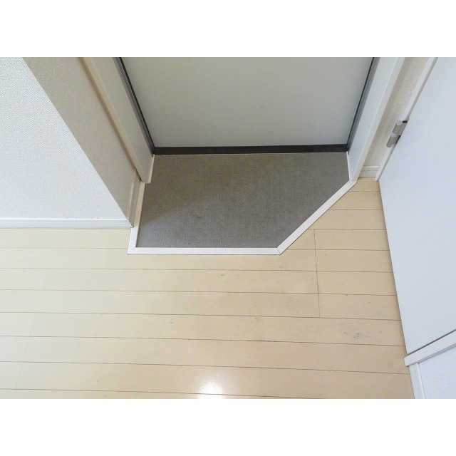 ８７ｈｏｕｓｅ0201号室 玄関