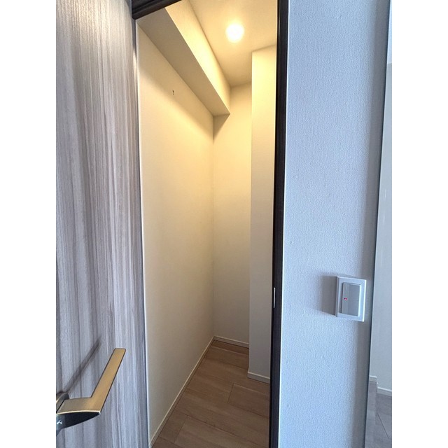 ザ・パークハウス船堀テラス 玄関横収納　2026年2月撮影