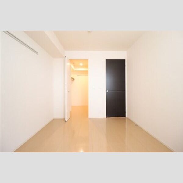 アローフィールド　B103号室 洋室6帖