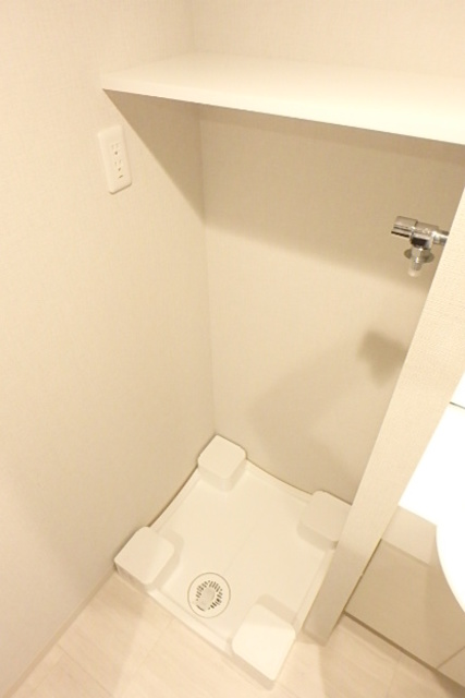 グランド・ガーラ川崎西口8階 室内洗濯機置場