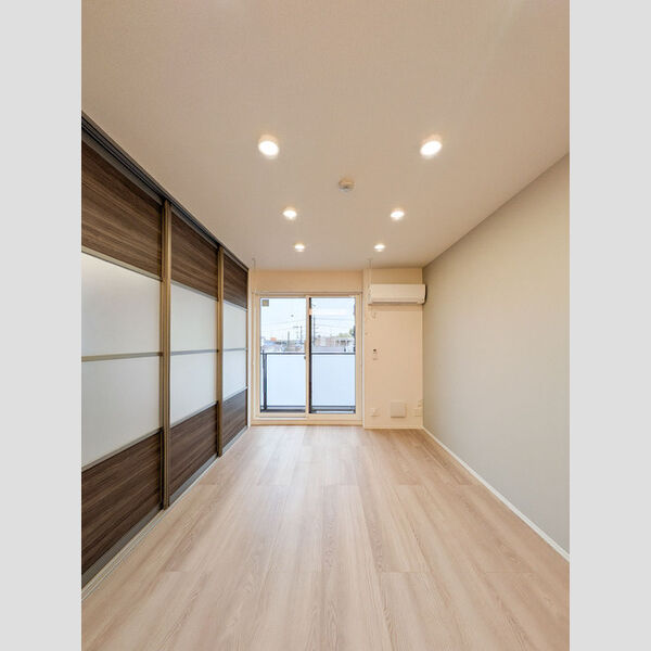 ノーブルラフィネ土呂町301号室 リビング