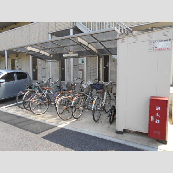 アルテール 駐輪場