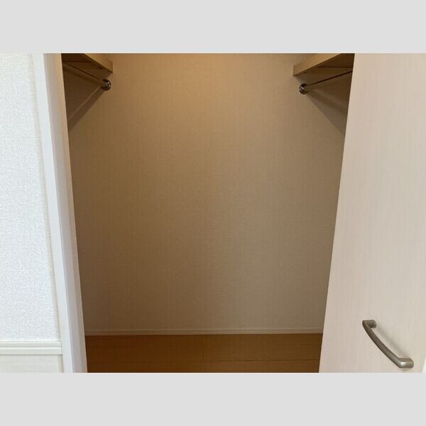 イーストパレス205号室 ウォークインクローゼット