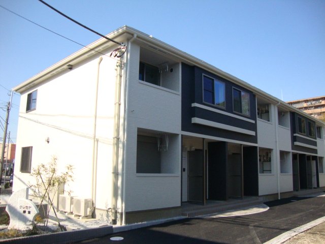 クレセナ鎌倉 外観写真（昼）