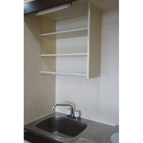 グリーンヒルズすずかけ台0502号室 キッチン上収納