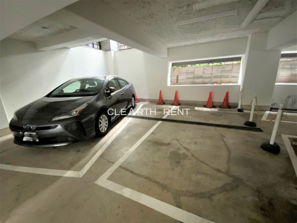 クオーレ目白台3階 駐車場