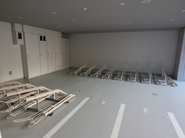 エストゥルース新小岩1003号室 駐車場