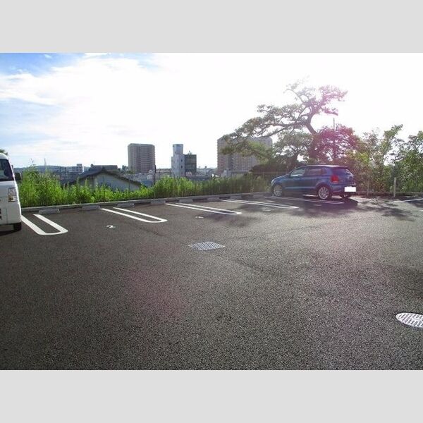 メゾン陽光台 駐車場