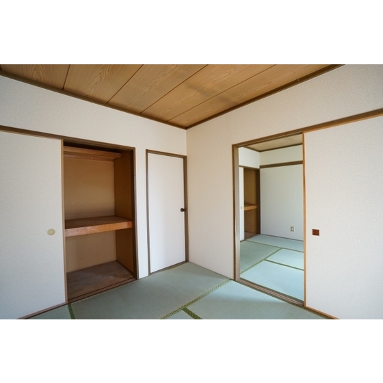 ベルゾーネ小林 和室