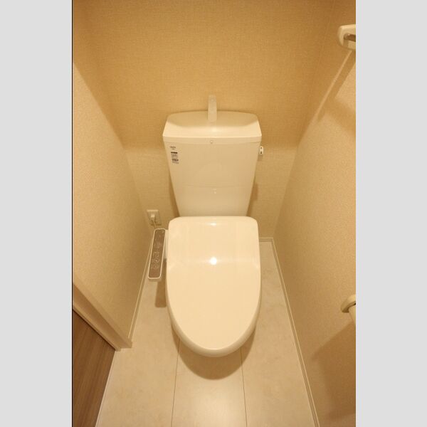 ジュモンターニュ202号室 温水洗浄暖房便座