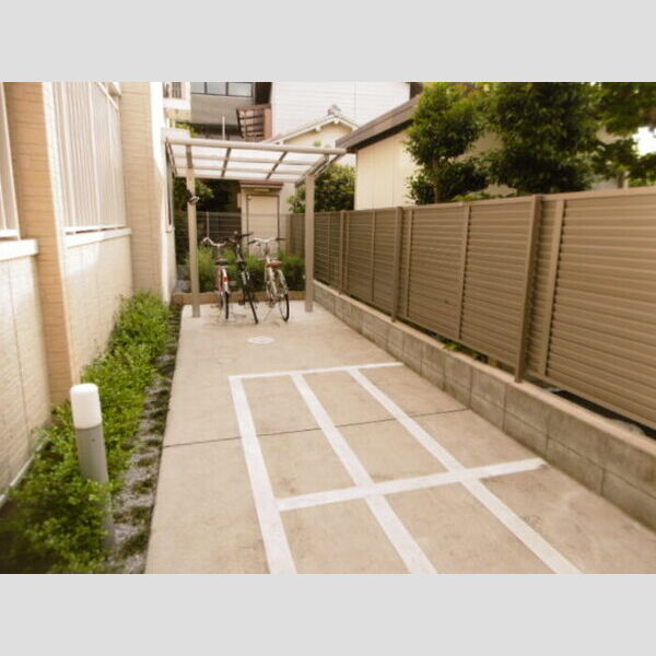 Bright Halu 　west101号室 自転車駐輪場