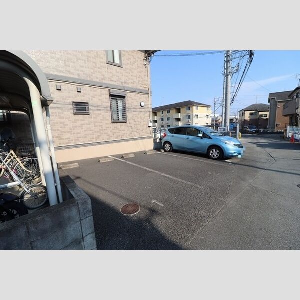 セジュール梨香 駐車場