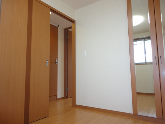 パイン・フィールド　 洋室