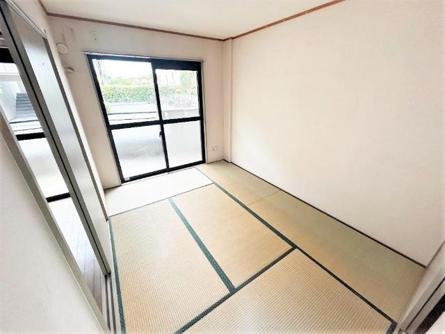 ガーデンスクエア102号室 和室