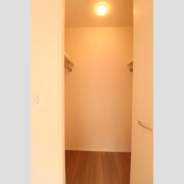 セジュール春日町2201号室 ウォークインクローゼット