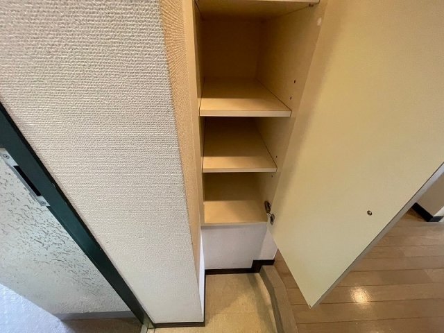 プレール荻窪弐番館 靴入