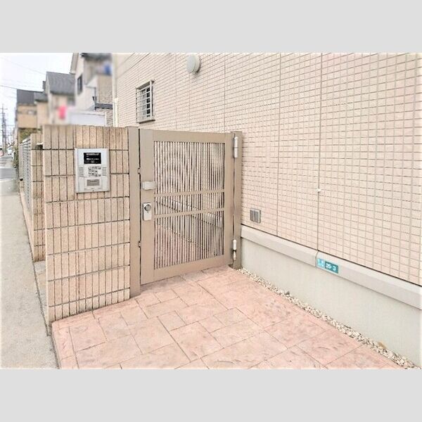 グリーンパーク102号室 エントランス