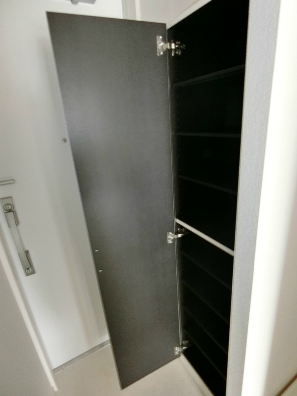 リブリ・東寺尾東台 玄関