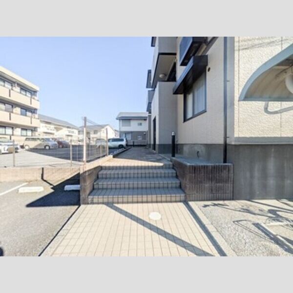 ロイヤルハウス　A エントランス