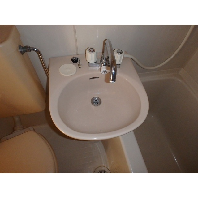 レオパレスアムール201号室 内観