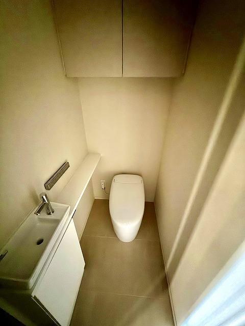 クレヴィア横浜沢渡2階 トイレ