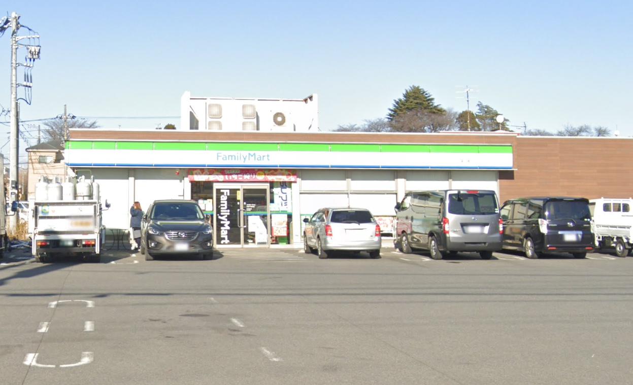 花見川区三角町戸建 【コンビニエンスストア】ファミリーマート 千葉千種町店まで517ｍ