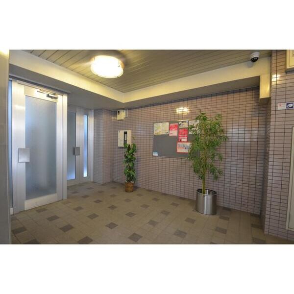 グランドール百瀬502号室 エントランス