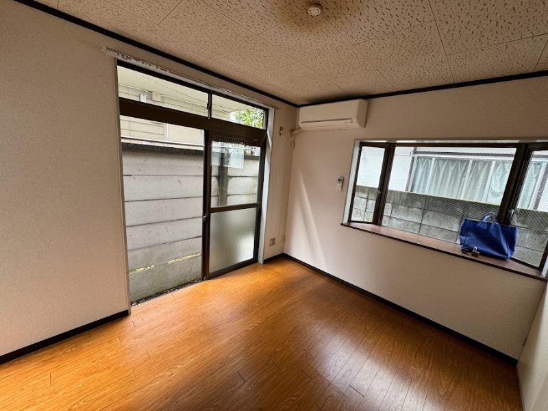 ヴァルトハイム池の上 内観