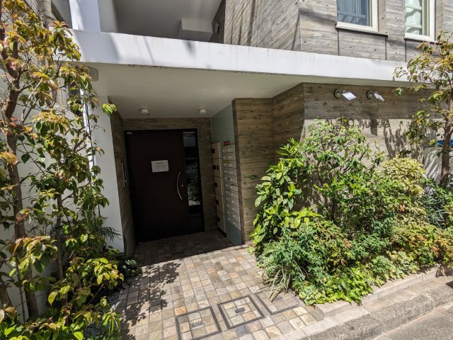 アレーロ自由が丘303号室 エントランス