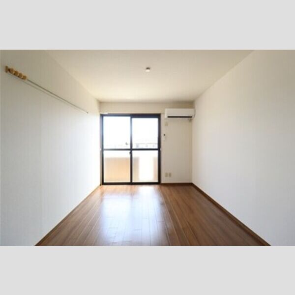 ロイヤルタウン泉　D205号室 洋室6帖