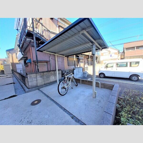 アルヴィータ 駐輪場