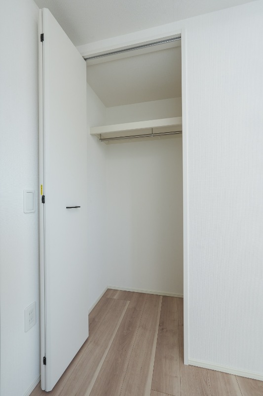 ドゥーエ日暮里Ⅲ4階 収納