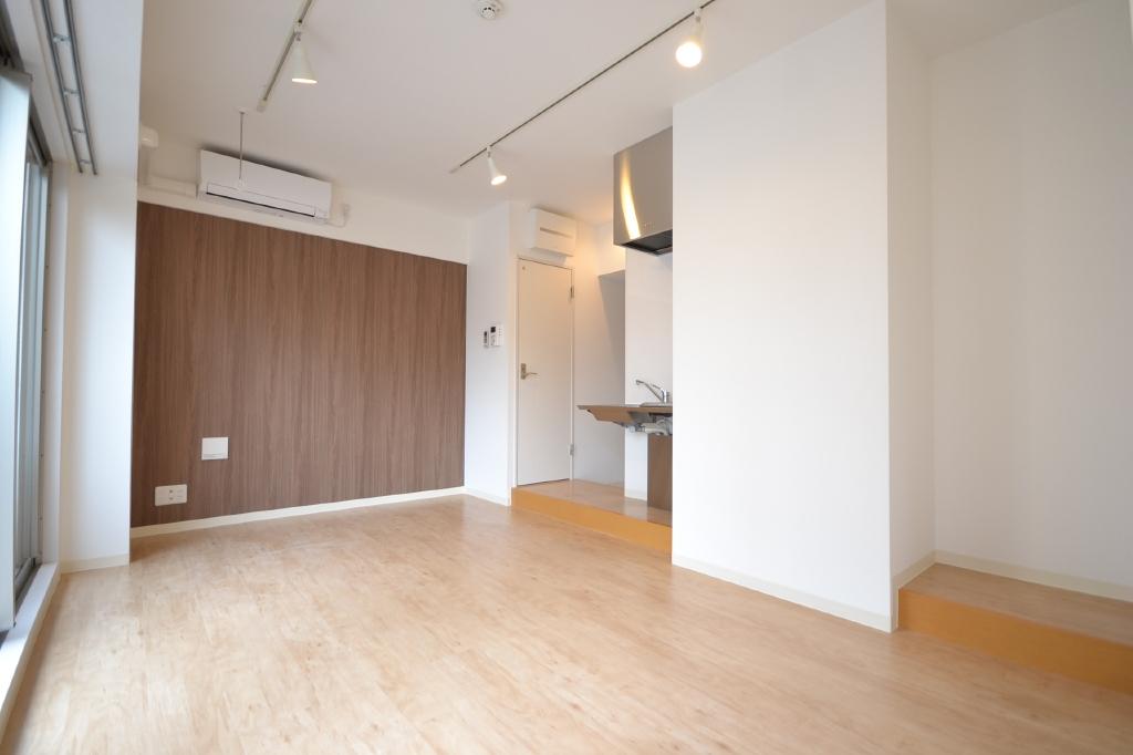 デコズキャッスル赤坂 リビング