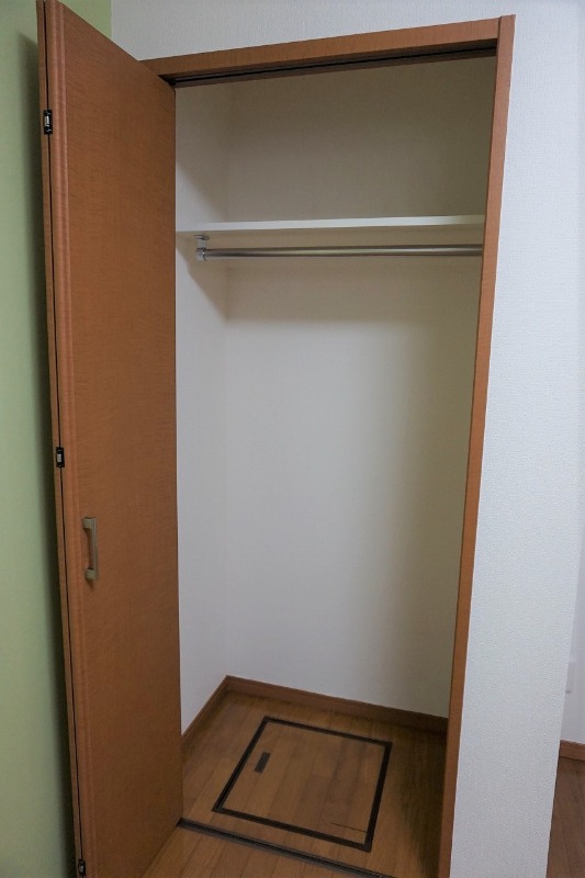 本八幡レジデンス(E-067)1階 収納