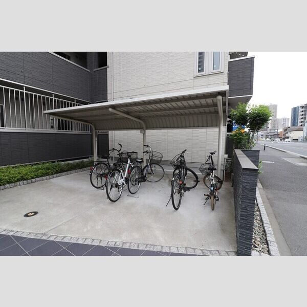 プリムヴェール　弐十五番館 駐輪場