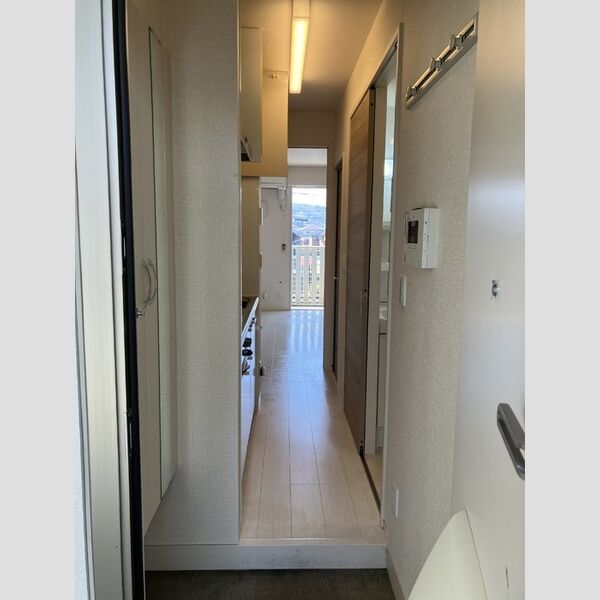 T.エテルネル 玄関