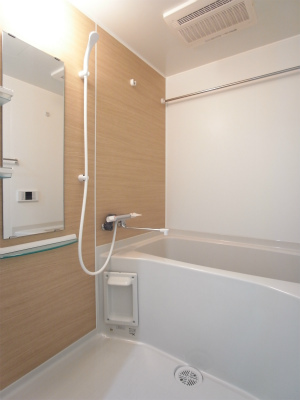 リブリ・根岸 CEREZO3階 お風呂