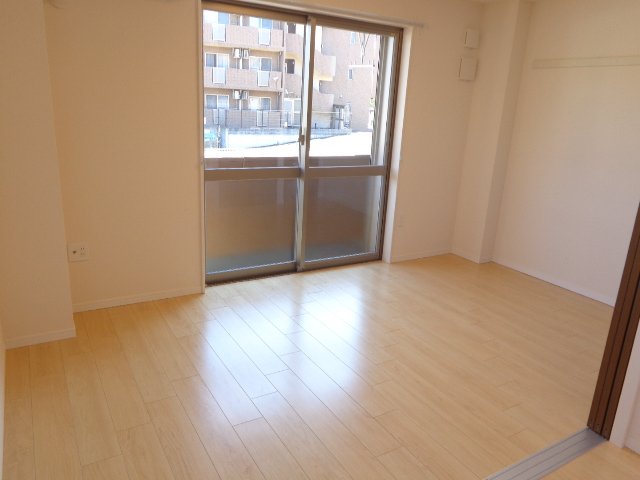 キャッスルパーク101号室 明るい室内