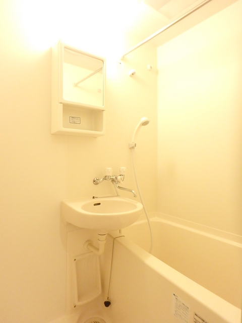 グランド・ガーラ横浜関内 浴室乾燥機付きバスルーム