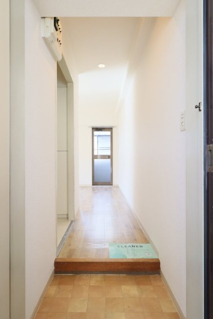 ライオンズプラザヨコハマ戸部2階 玄関