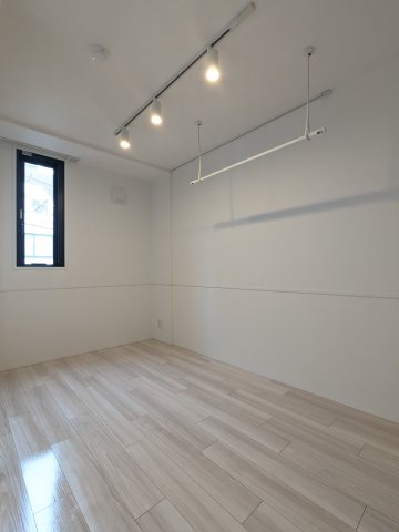 フラッフィー市谷台町0301号室 リビング