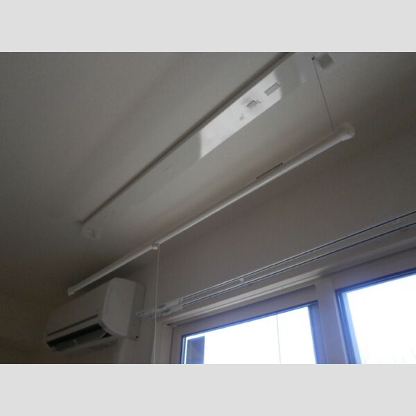 プレミール・イダⅡ102号室 102　室内物干