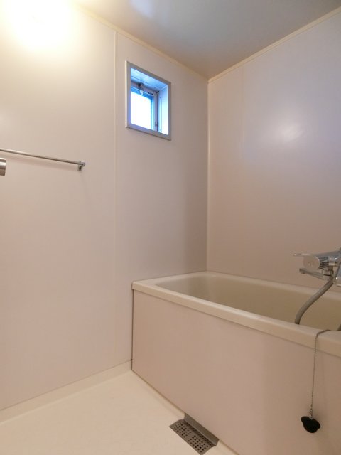 グリーンパーク田園１２号0204号室 お風呂