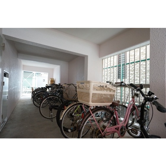 ダイホープラザ鶴見0303号室 駐輪場