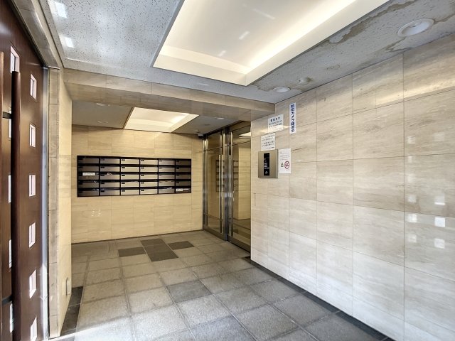 エクセリア都立大4階 エントランス