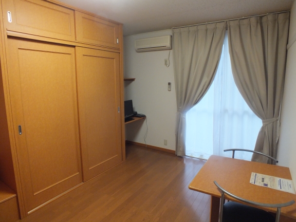 レオパレスアル・アッワル リビング