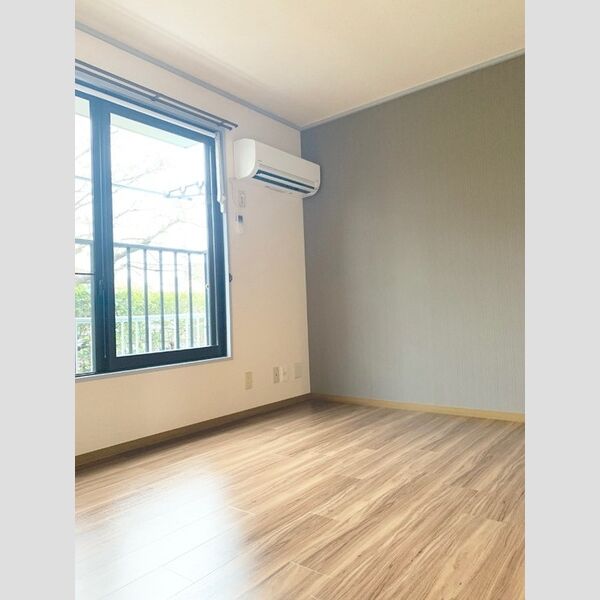 MKエクセル102号室 リビング