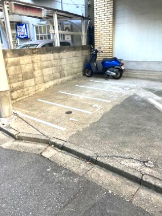 芳泉ビル405号室 駐車場