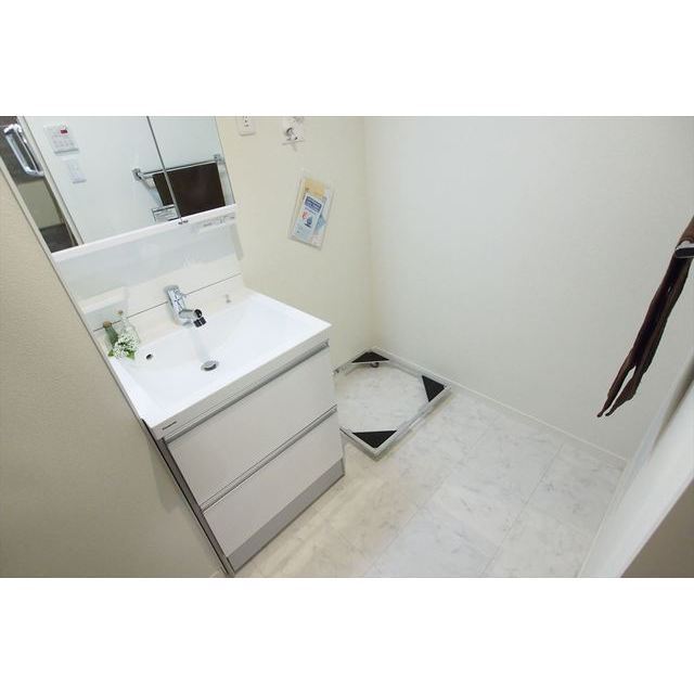 レジデンシア沼袋102号室 室内洗濯機置場♪