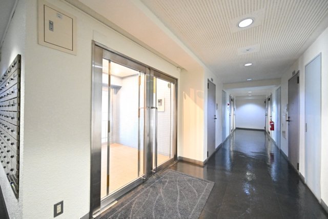 コナ・トルテック3階 エントランス